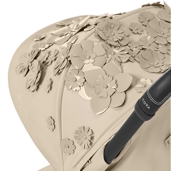 Cybex Coya Simply Flowers Beige шасі matt black прогулянкова коляска 522003151 фото